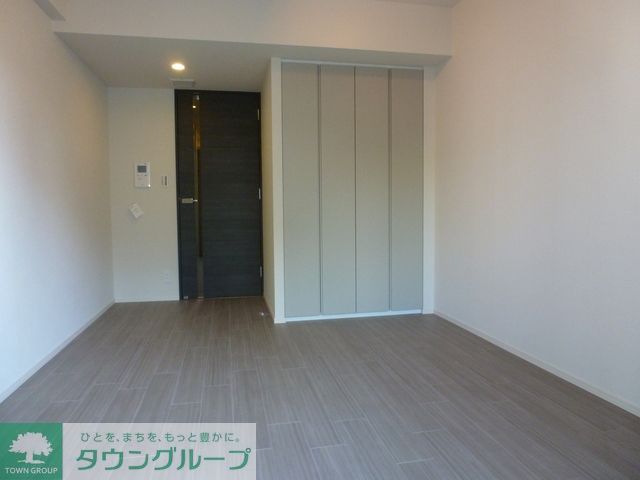 居室・リビング　Eタイプ2013年11月撮影 同タイプ407号室の写真です。