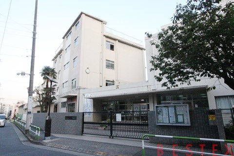 中学校　文京区立第一中学校（中学校）まで466m