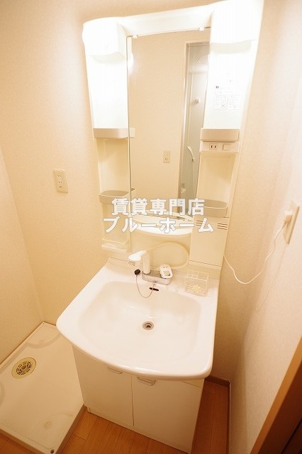 洗面設備　独立洗面台あります！