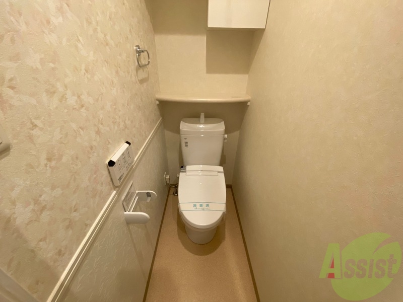 トイレ　嬉しいウォシュレット機能付きです。シャワートイレは便利ですね