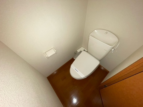 トイレ　※別部屋の写真です