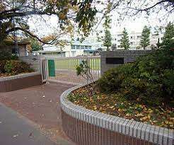 小学校　中野区立武蔵台小学校（小学校）まで354m