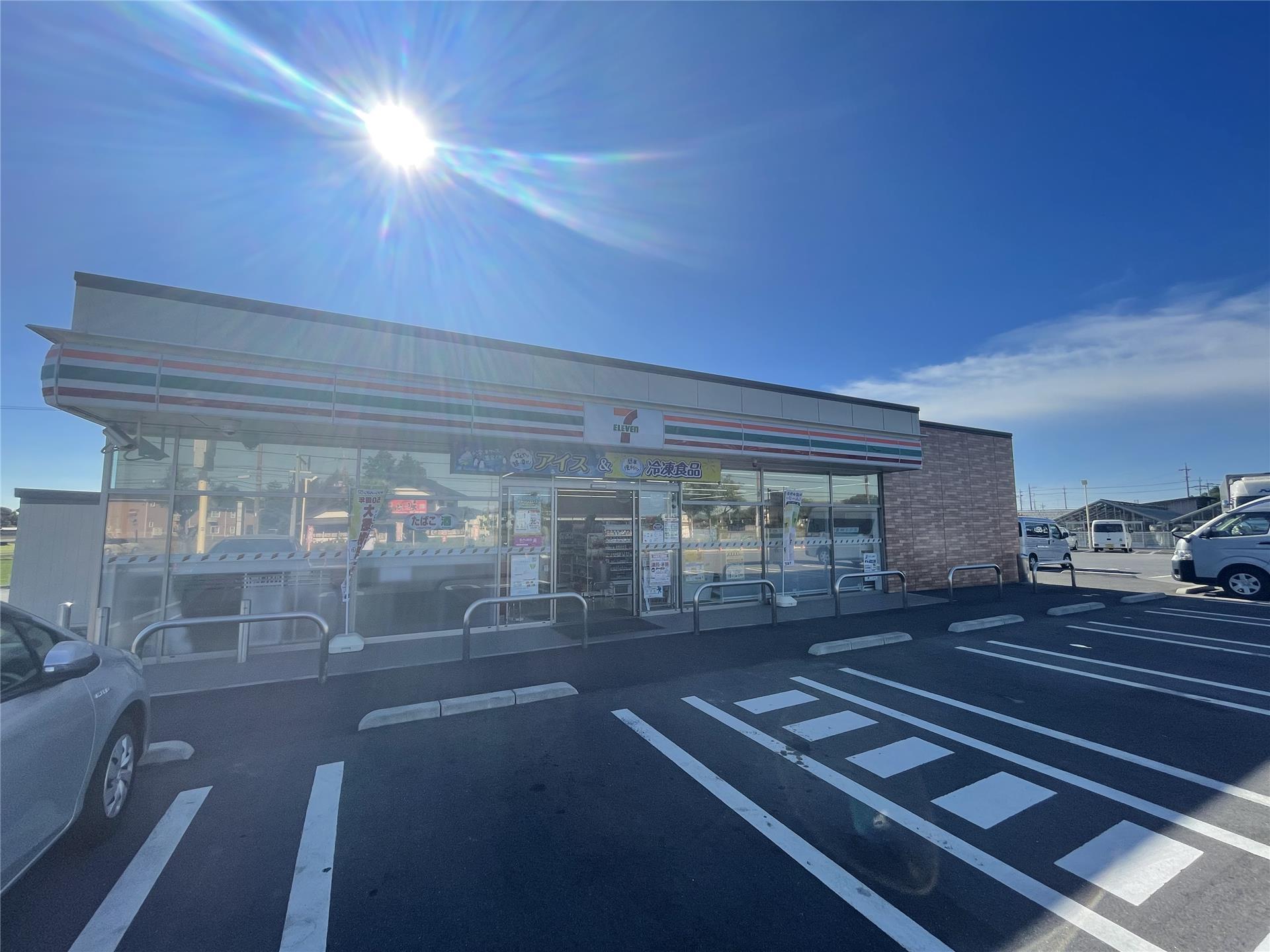 コンビニ　セブンイレブンつくば酒丸店（コンビニ）まで741m