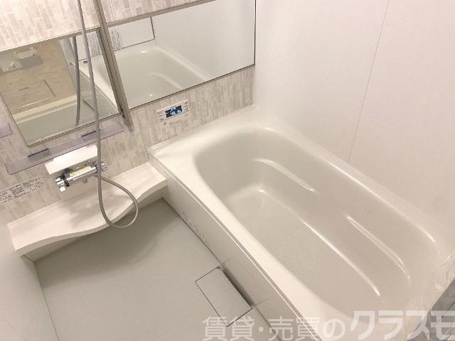 バス・シャワールーム　浴室乾燥機＆追焚機能付き広々バスルーム♪