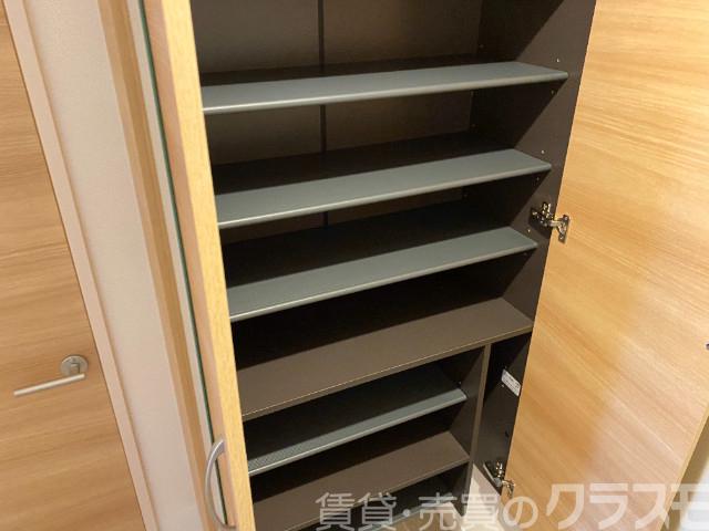 玄関　トールタイプのシューズボックスあり♪