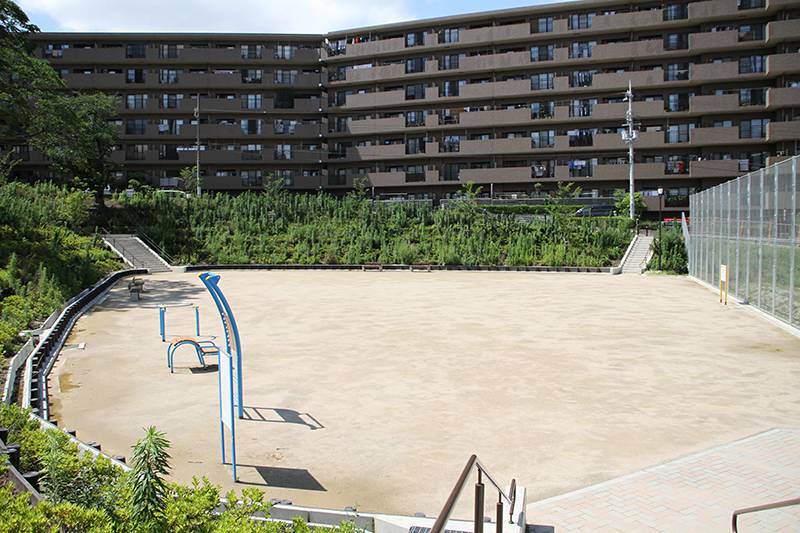 公園　千里山中央公園（公園）まで444m