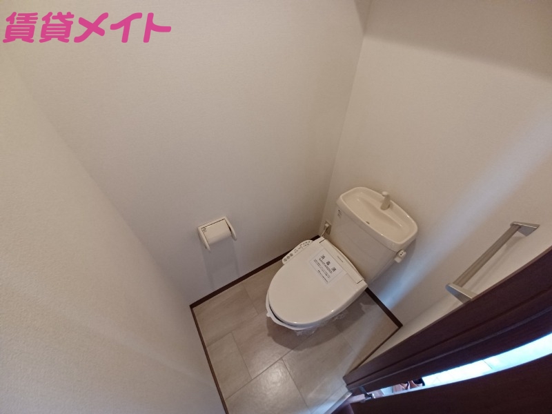 トイレ　同タイプ部屋写真です。