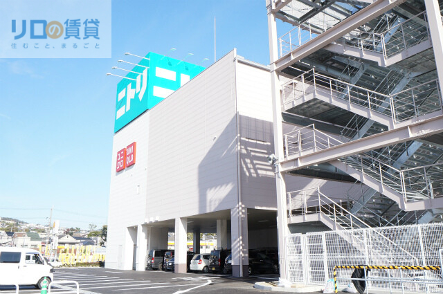 ショッピングセンター　ユニクロ宝塚歌劇場前店（ショッピングセンター）まで369m