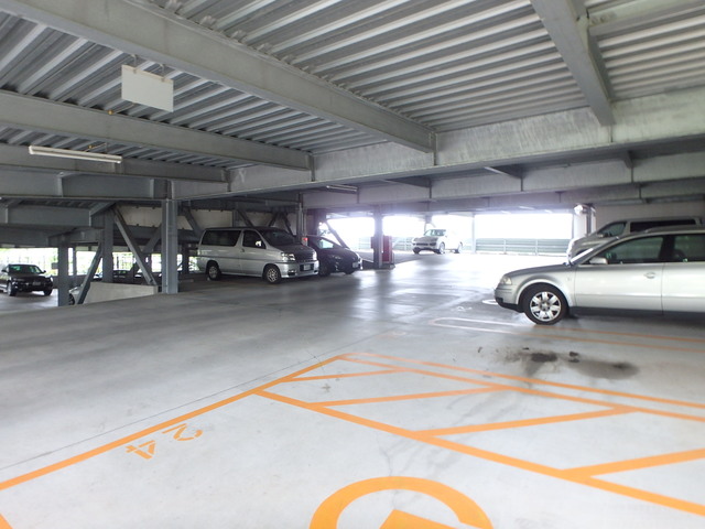 駐車場　駐車場