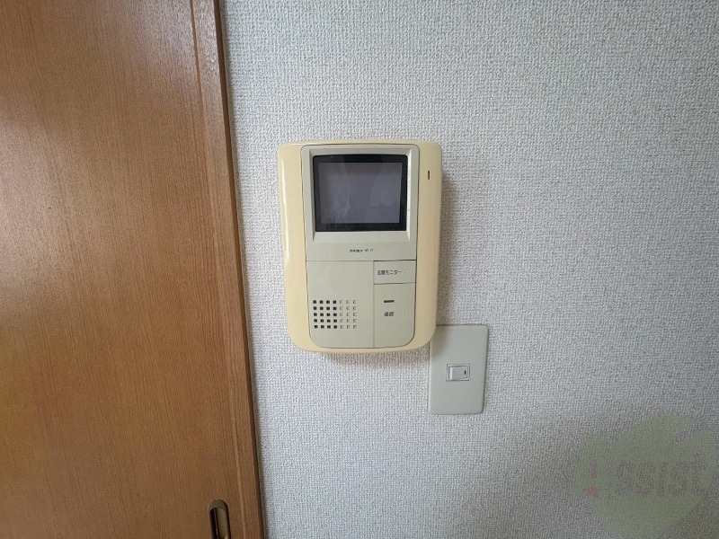 セキュリティ　モニターホンなので来客様の顔が見れます。安心ですね！