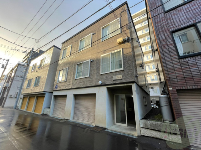 建物外観　札幌市中央区南６条西「ミネルバ２号館」