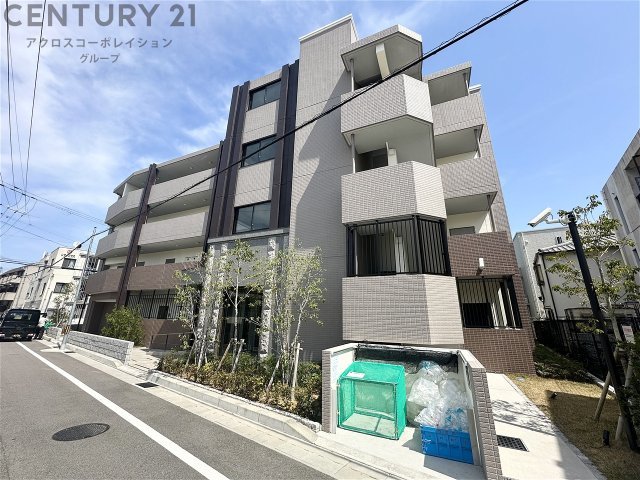建物外観　オートロックで外部の人間が簡単に出入りできないため安心です♪