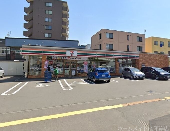 コンビニ　セブンイレブン札幌菊水3条店（コンビニ）まで521m