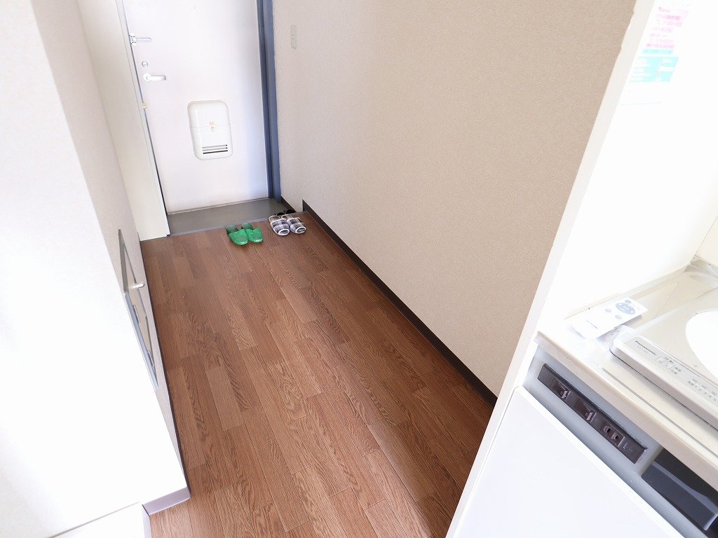 バス・シャワールーム　冷蔵庫等も楽々置けます