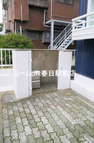 ロビー　ゴミステーション。