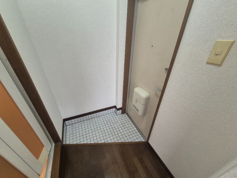 玄関　広々玄関スペース。