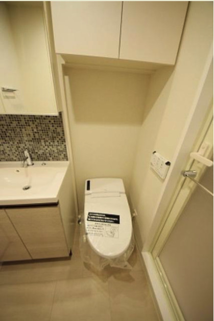 ＪＲ京浜東北線 大井町駅 徒歩4分 15階建 築9年のトイレ写真