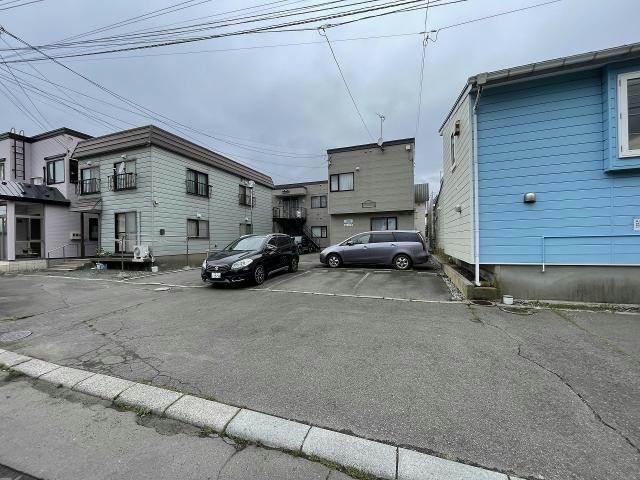 建物外観　駐車場