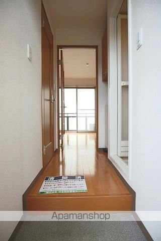 京王新線 幡ケ谷駅 徒歩9分 3階建 築23年の玄関写真