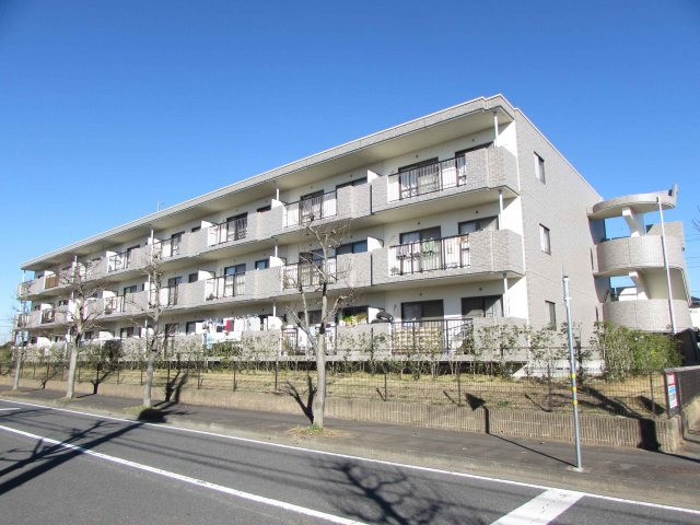 建物外観　RC造3階建てマンション
