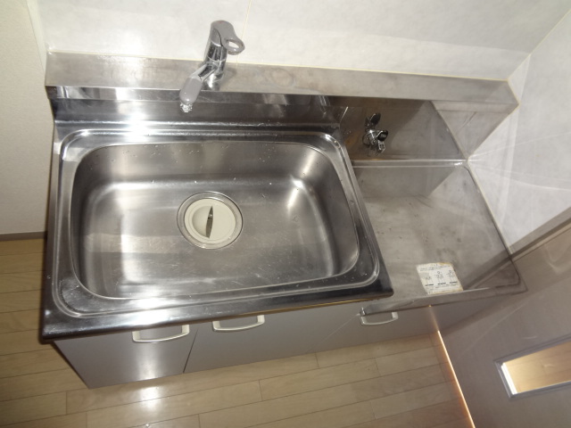 西武有楽町線 新桜台駅 徒歩4分 2階建 築27年のキッチン写真