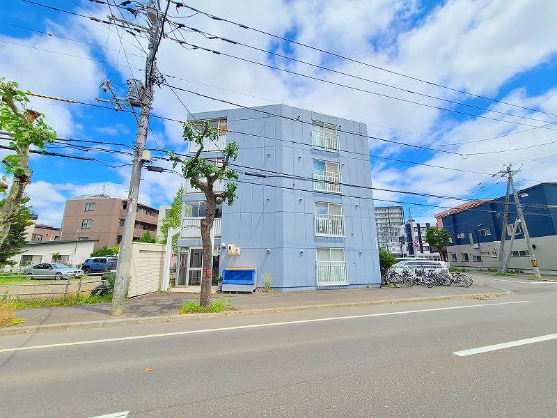 札幌市北区北十八条西のマンションの建物外観