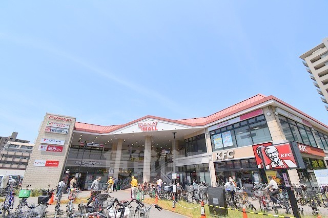 【大阪市西成区岸里東のマンションのスーパー】