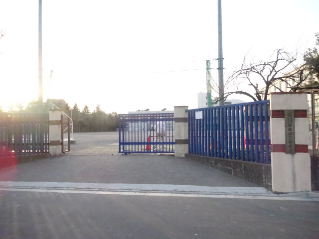 中学校　板橋区立高島第二中学校（中学校）まで350m