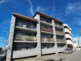 姫路市飾磨区下野田のマンションの建物外観