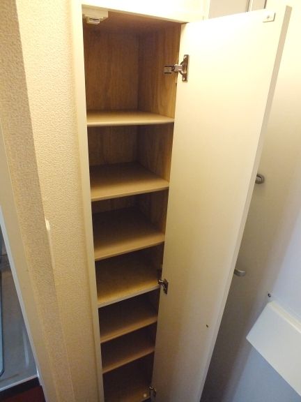 玄関　下駄箱付き