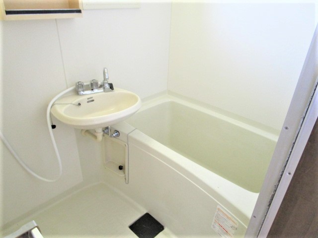 バス・シャワールーム　別号室の参考写真です