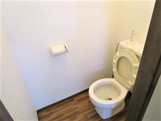 トイレ　別号室の参考写真です