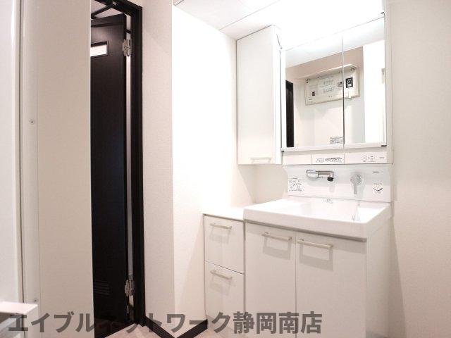 【静岡市駿河区中原のマンションの洗面設備】