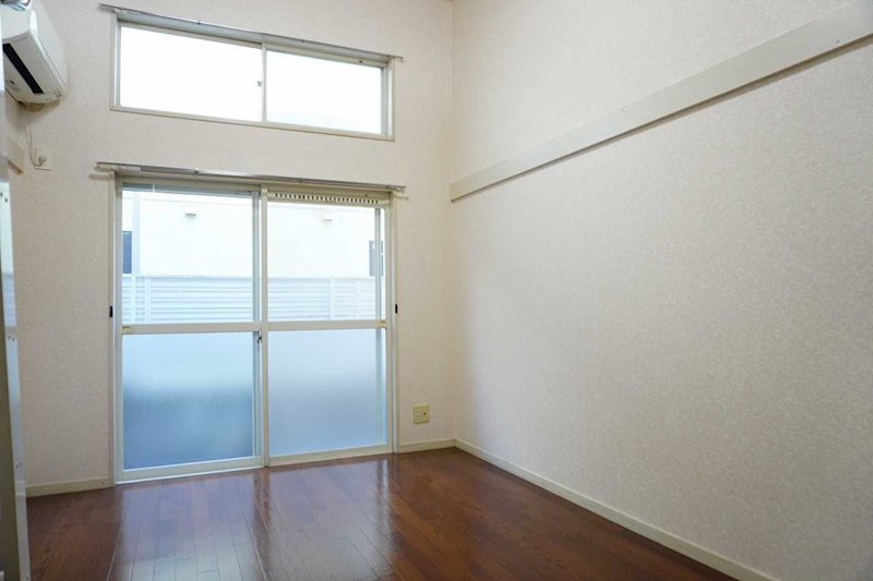 居室・リビング　エアコン付き洋室