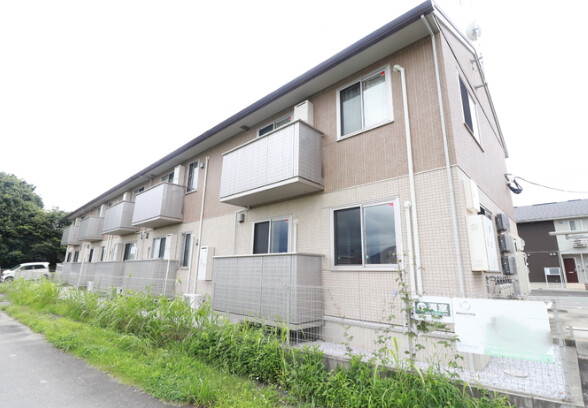 トレス楠橋西館の建物外観