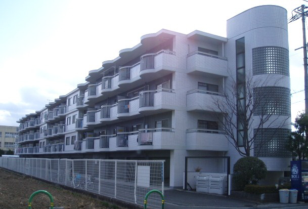 茨木市新和町のマンションの建物外観