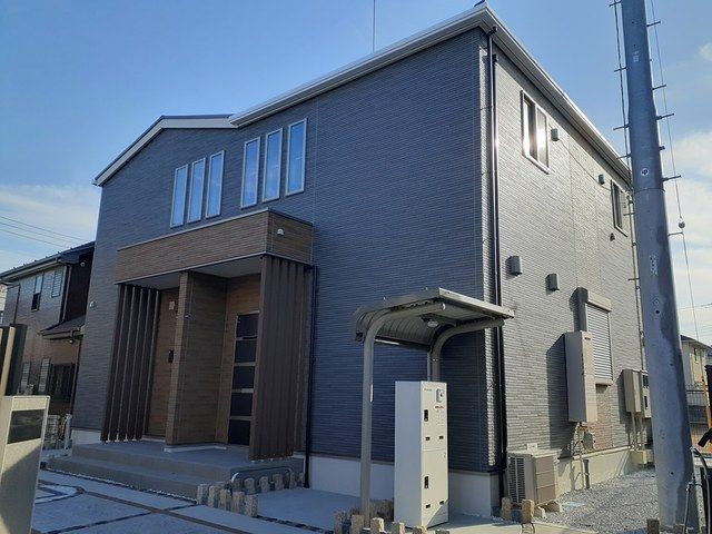 大和市下和田のアパートの建物外観