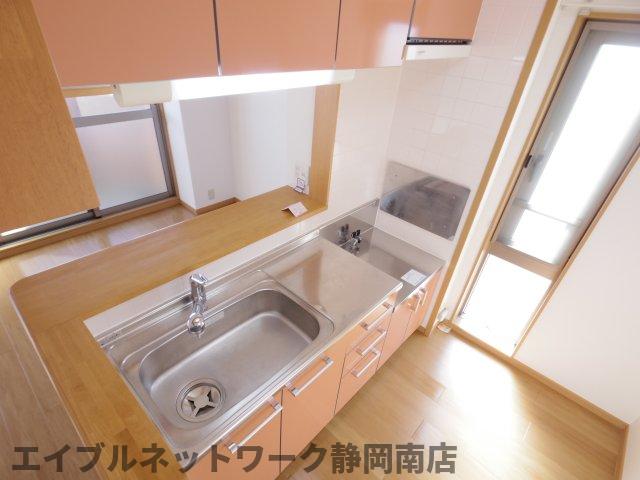 【藤枝市藤枝のマンションのキッチン】