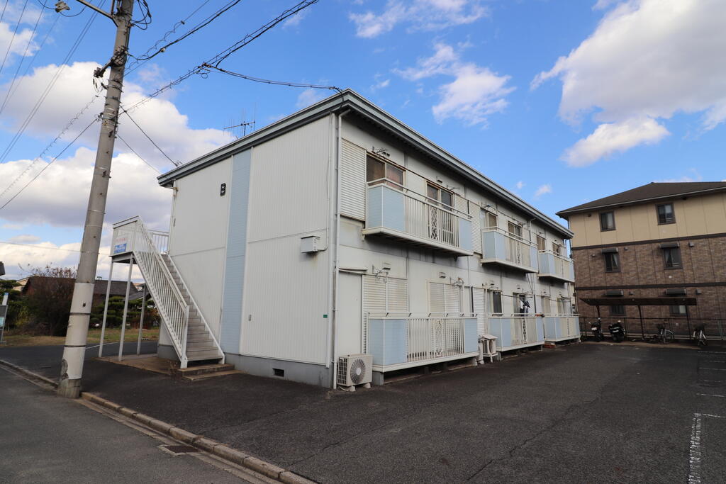 サンシティ杉本Bの建物外観