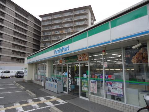 　ファミリーマート茨木東太田一丁目店（その他　736m）