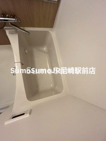 バス・シャワールーム　落ち着いた空間のお風呂です