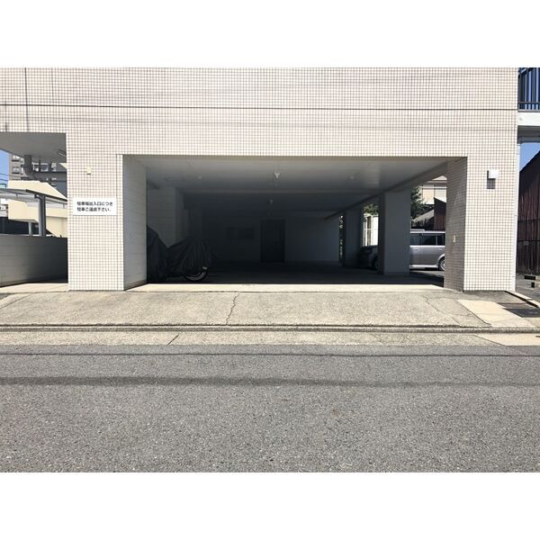 【CASA NOAH名古屋Iの駐車場】