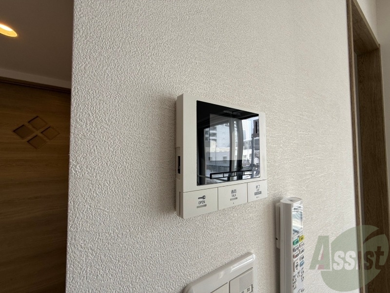 セキュリティ　ＴＶモニター付インターホンです。来客者の顔が見えるので安心！