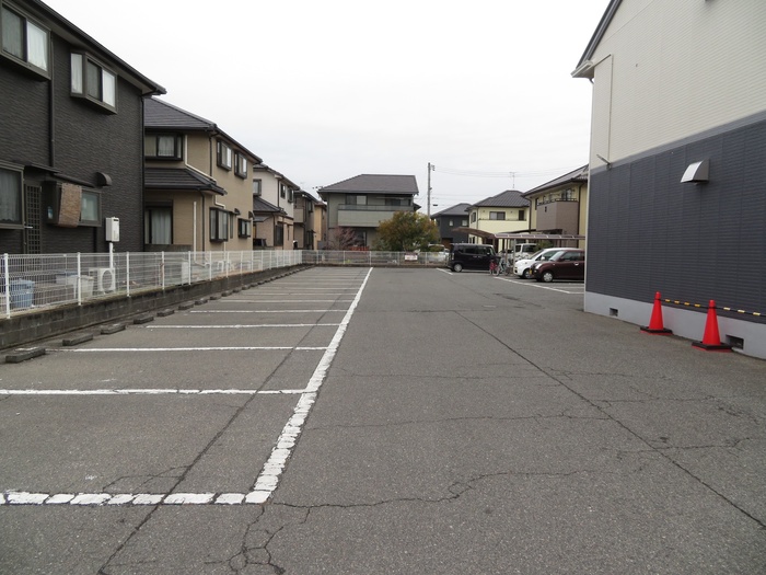 【倉敷市中島のアパートの駐車場】