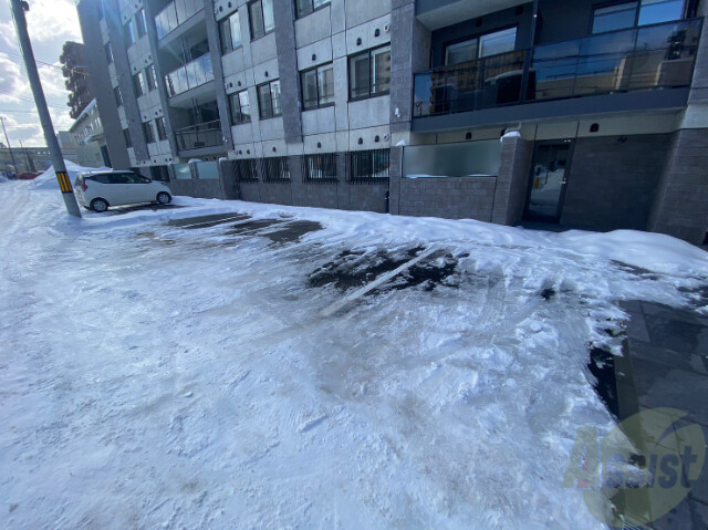 【札幌市白石区中央一条のマンションの駐車場】