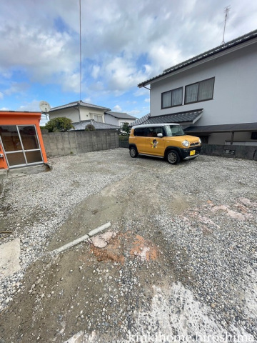 【広島市佐伯区千同のアパートの駐車場】