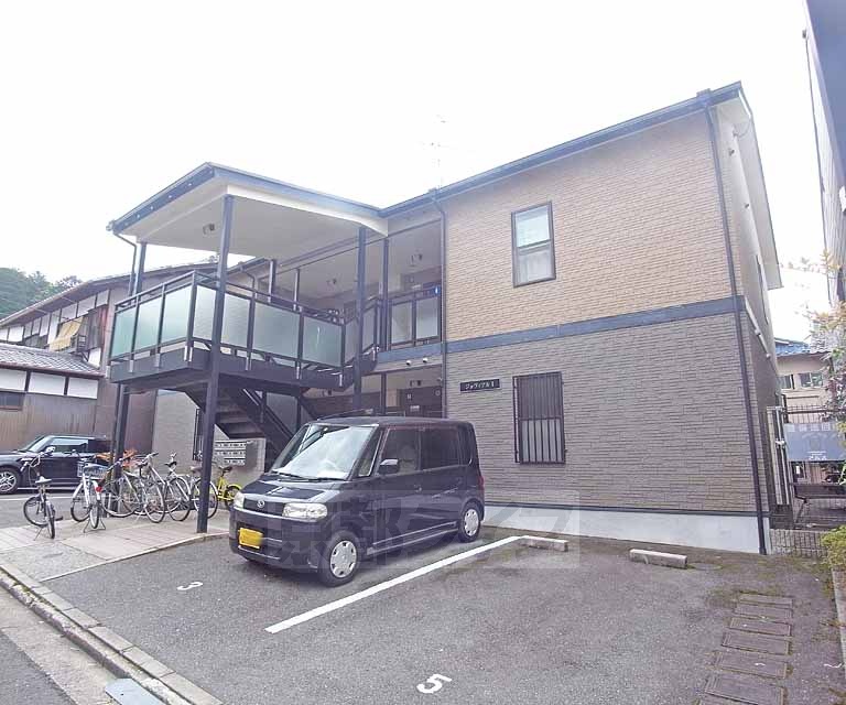 京都市左京区一乗寺才形町のアパートの建物外観