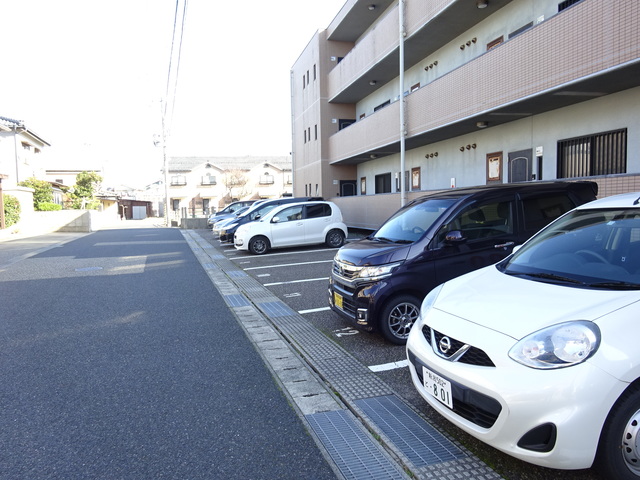 【ペットぴあミー・ポッチの駐車場】