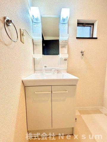 洗面設備　コンパクトで使いやすい洗面所