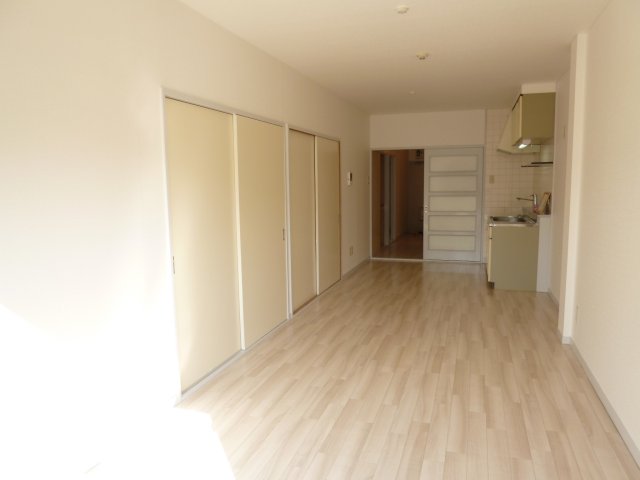 居室・リビング　参考写真です。現況優先。